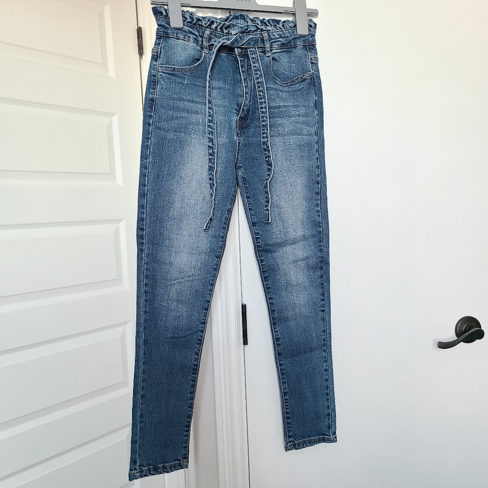 Black Label Ruffled High Waist Jeans Size 7 / 29W